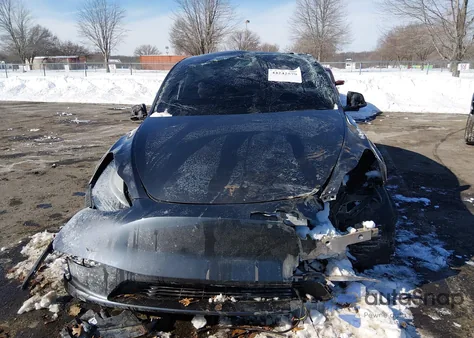 2020 Tesla Model Y Long Range Dual Motor All-Wheel Drive из США, поврежденный, VIN 5YJYGDEEXLF029313